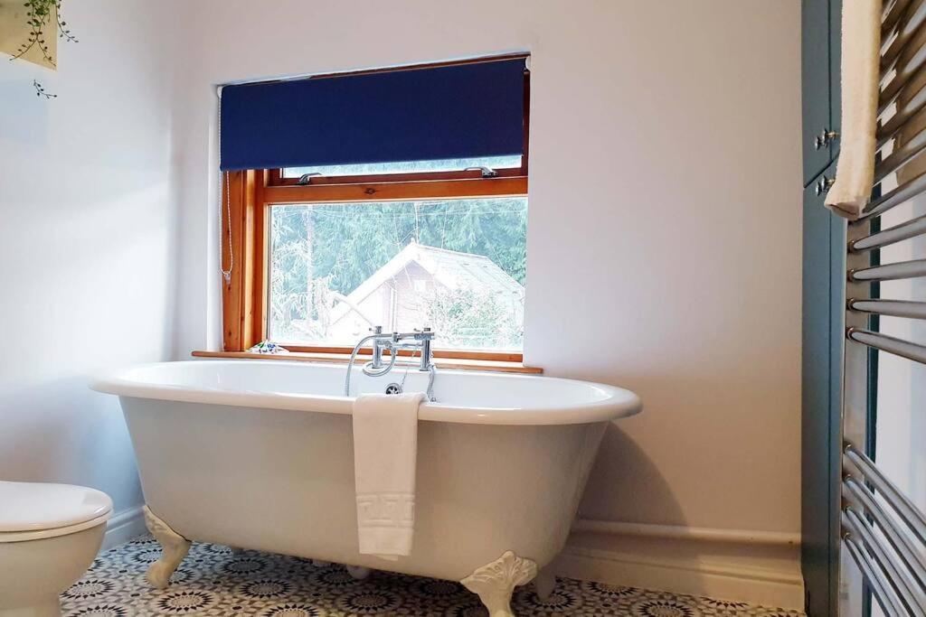 Вилла Gorgeous Victorian House Sleeps 6 In Кардифф Экстерьер фото