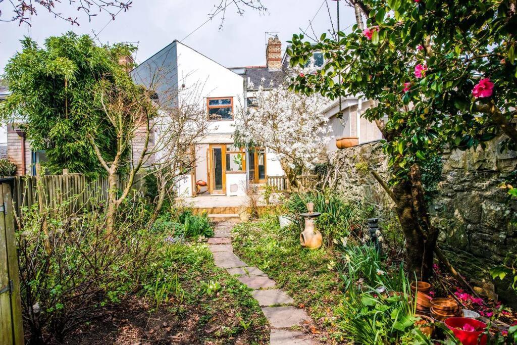 Вилла Gorgeous Victorian House Sleeps 6 In Кардифф Экстерьер фото