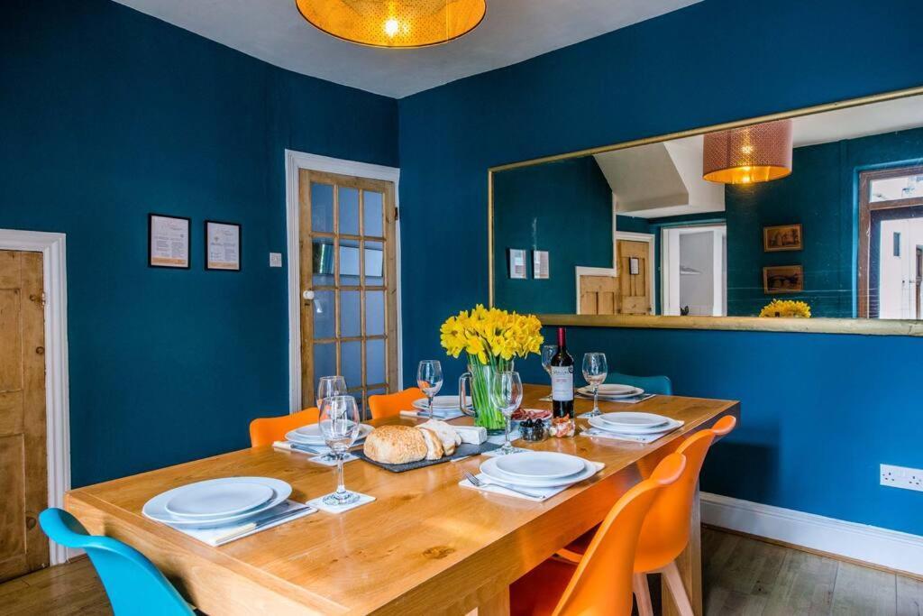 Вилла Gorgeous Victorian House Sleeps 6 In Кардифф Экстерьер фото