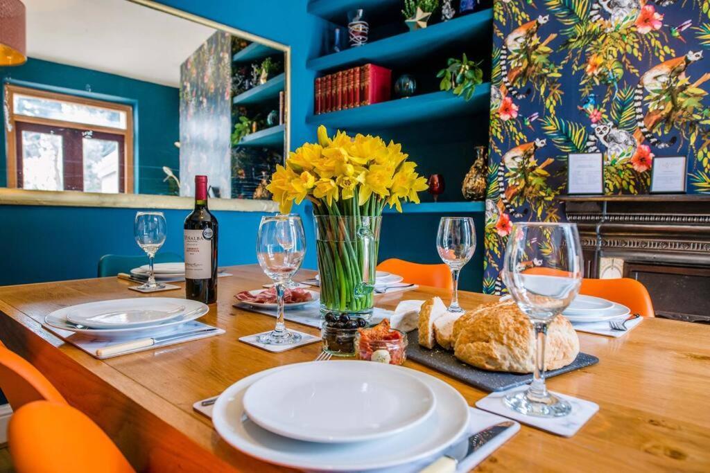Вилла Gorgeous Victorian House Sleeps 6 In Кардифф Экстерьер фото