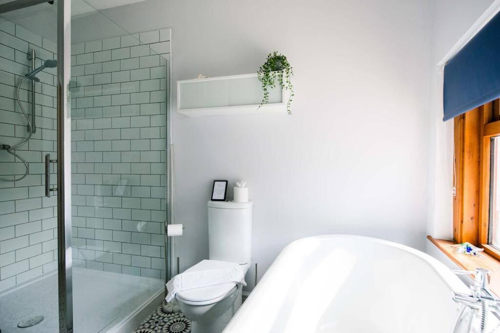 Вилла Gorgeous Victorian House Sleeps 6 In Кардифф Экстерьер фото